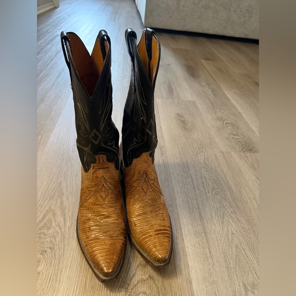 Lucchese Black and Tan 1883 Cowboy Boots - Picture 5 of 14